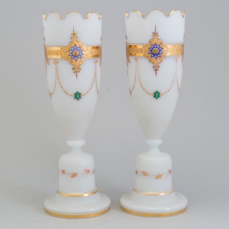 A PAIR OF LARGE GLASS VASES, second hgalf of the 19th century.