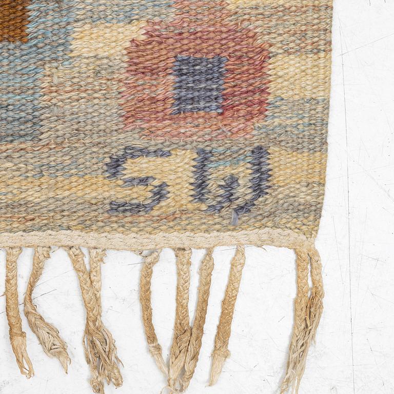 Matta, rölakan, ca 300 x 200 cm, signerad SW.