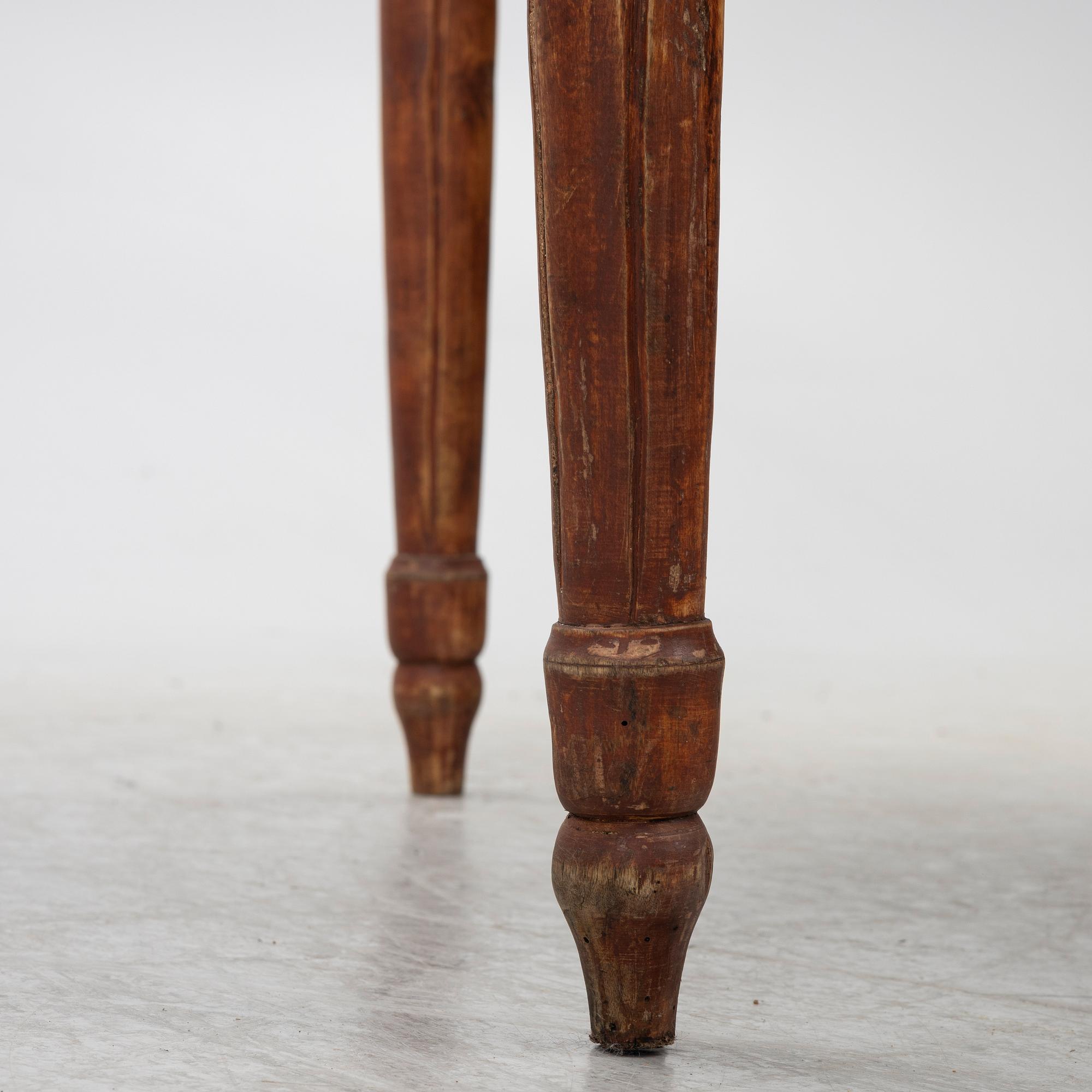 A table, 19th century.