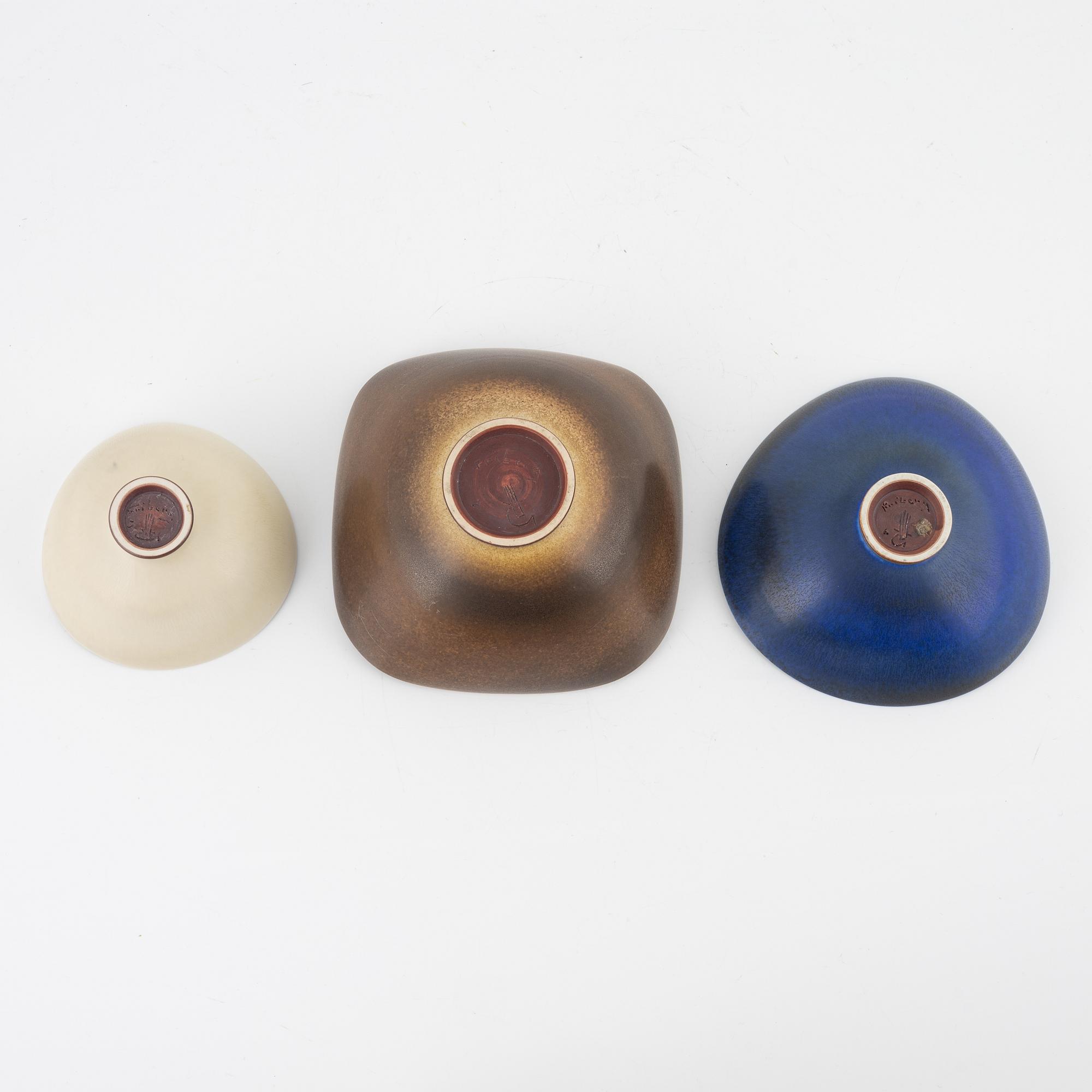 A set of three earthenware bowls by Berndt Friberg for Gustavberg studio, Sweden, 1954-1968.