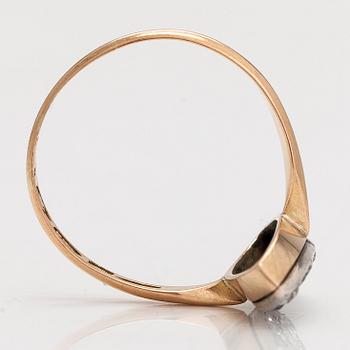 Ring, 18K guld, med gammalslipade diamanter, Gösta Helenius, Åbo, 1900-talets första hälft.