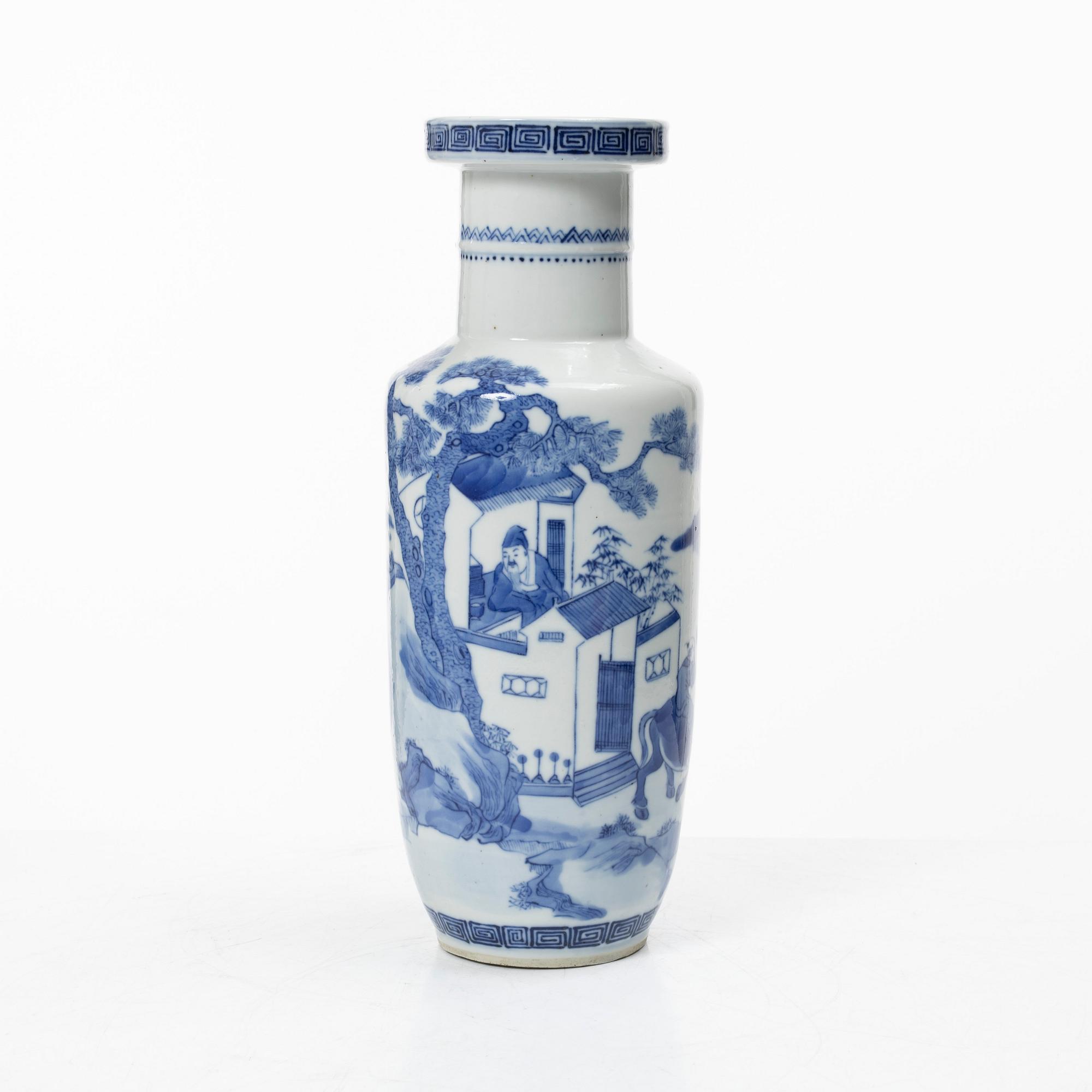 Roleauvas, porslin. Qingdynastin, 1800-tal.