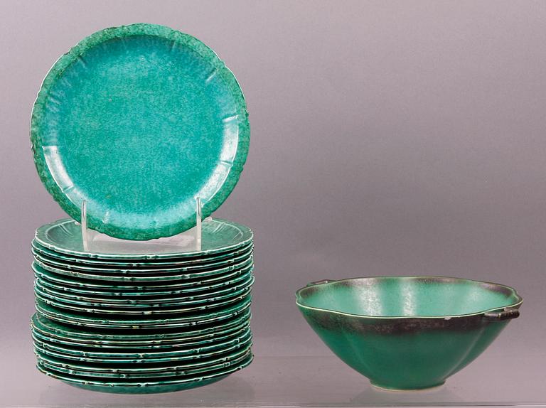 SERVISDELAR, 56 st, stengods, bl a "Argenta" Gustavsberg och S:t Eriks, Upsala.