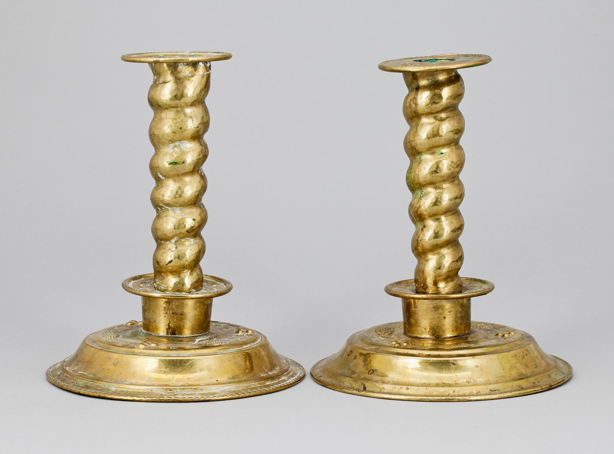 LJUSSTAKAR, ett par, mässing, barockstil. 1800/1900-tal.