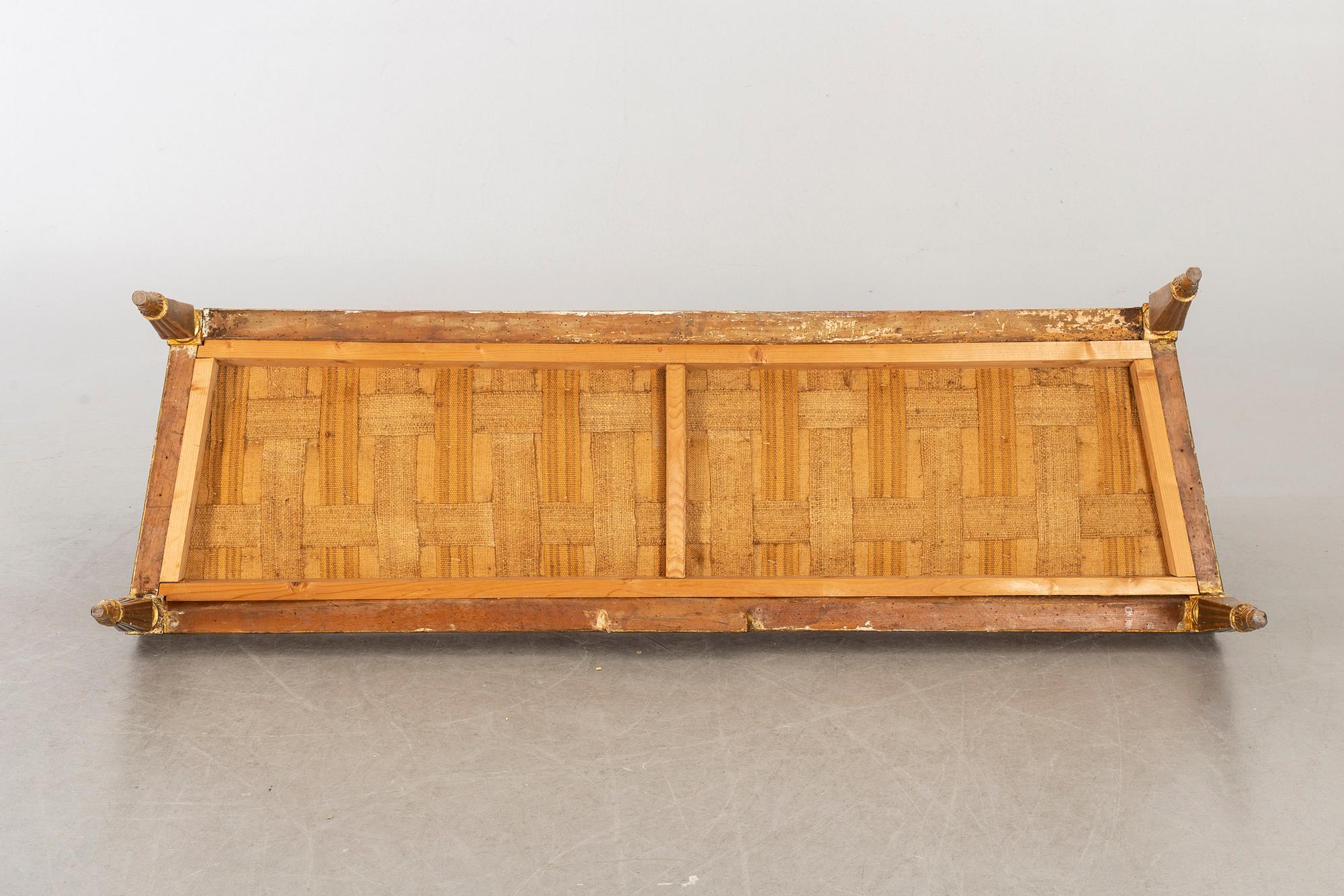 SOFFA Louis XVI omkring 1800.