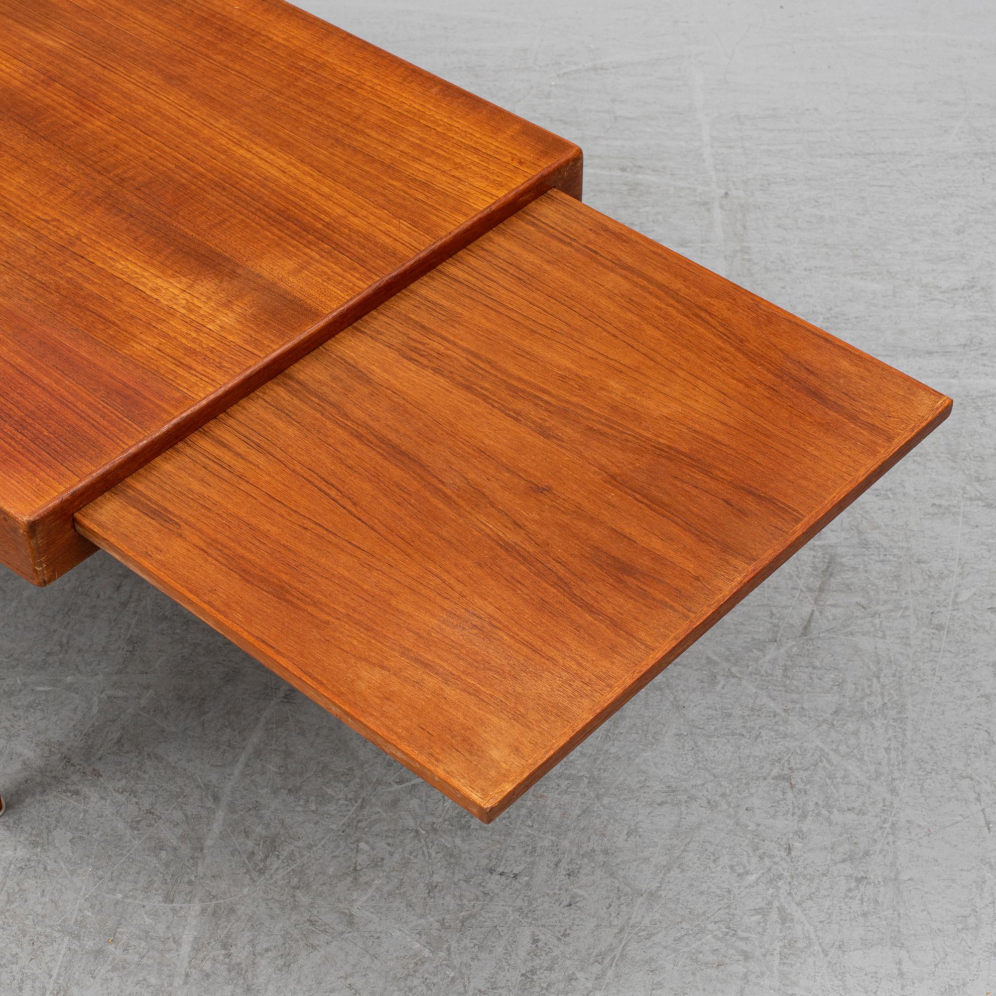 JOHANNES ANDERSEN, a teak veneered coffee table from CFC, Silkeborg, Denmark, 1950's/60's.