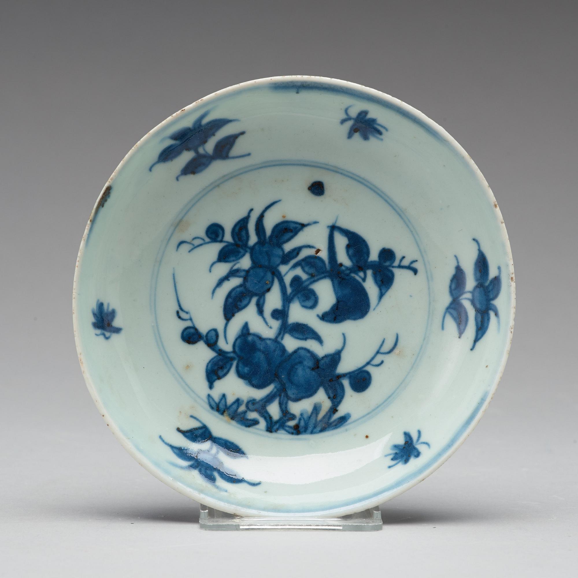 A set of 10 (9+1) blue and white dishes, Ming dynasty, Tianqi/Chongzhen.