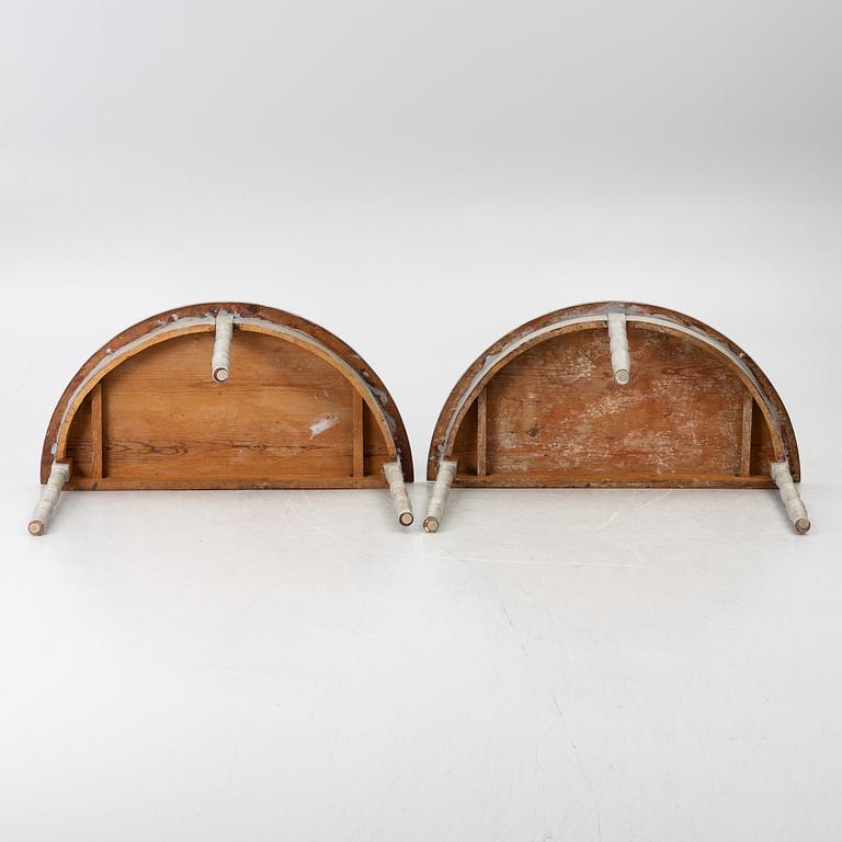A pair of wall talbles, ca 1900.