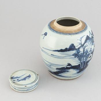 Eleven blue and white porcelain objects, Qing dynasty, 18th-19th century.