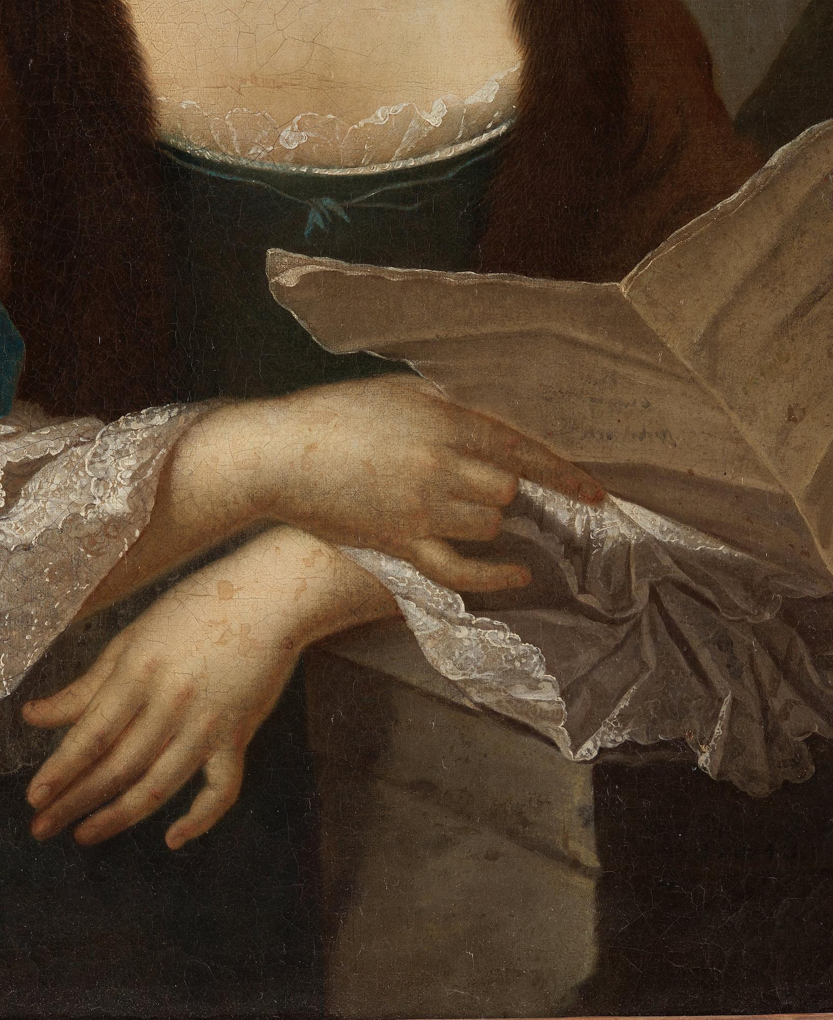 FRANSK SKOLA 1700-tal. Dam klädd i pälsbrämad klänning och hållandes ett brev.