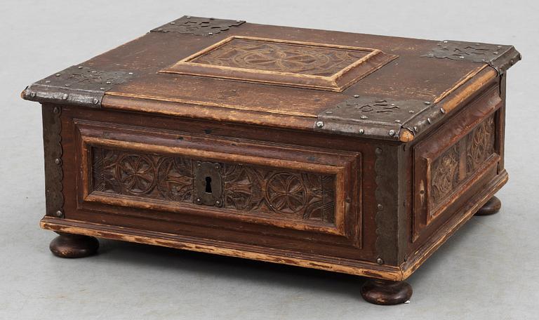 RESESCHATULL, barockstil, främst 1800/1900-tal.