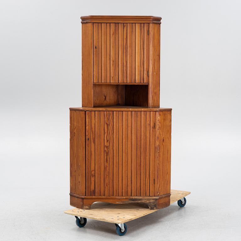 Göran Malmvall, attributed, a pine corner cabinet, Karl Andersson & Söner, mid 20th century.