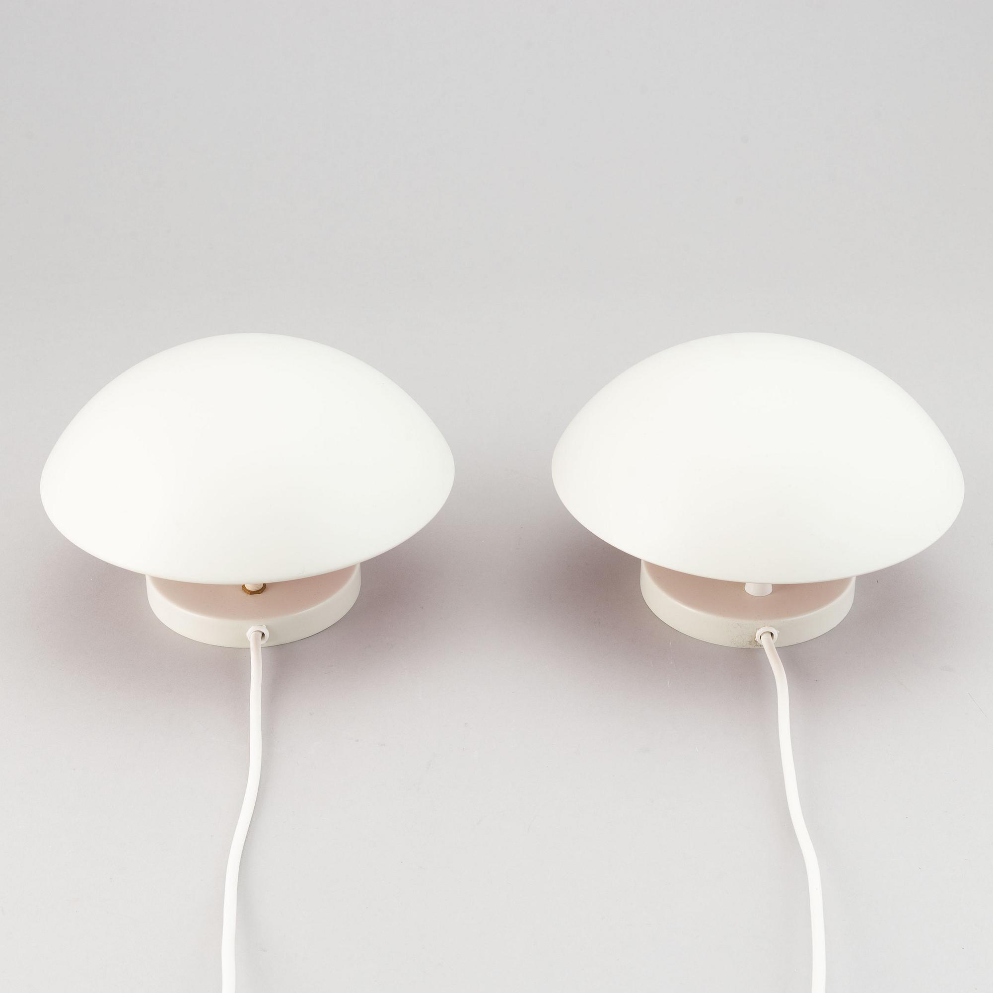Poul Henningsen, vägglampor, ett par, "PH Hat", Louis Poulsen, Danmark.