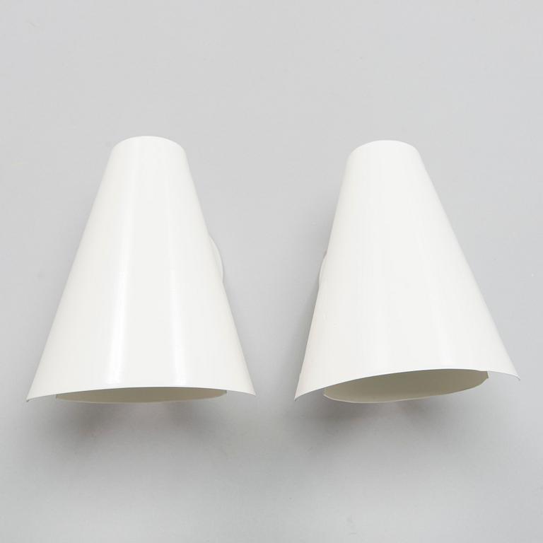 Paavo Tynell, a pair of mid-20th century '2351' wall lights for Taito.