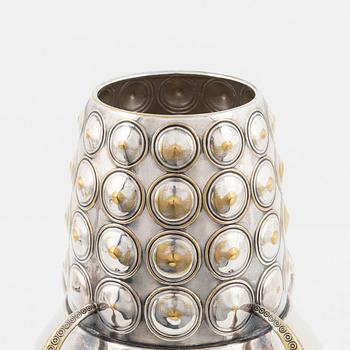 Ljusstakar, ett par, vitmetall, samt vas, försilvrad mässing, WMf, Tyskland, 1900-talets första hälft.