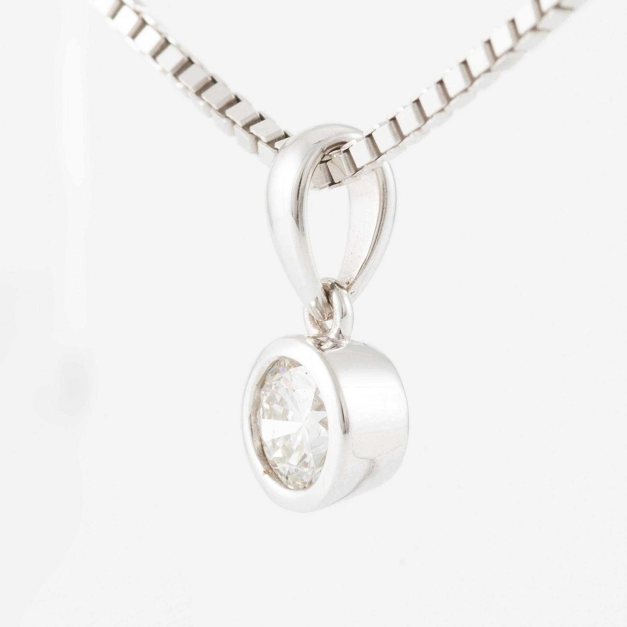 Collier 18K vitguld med briljantslipad diamant 0.40 ct.