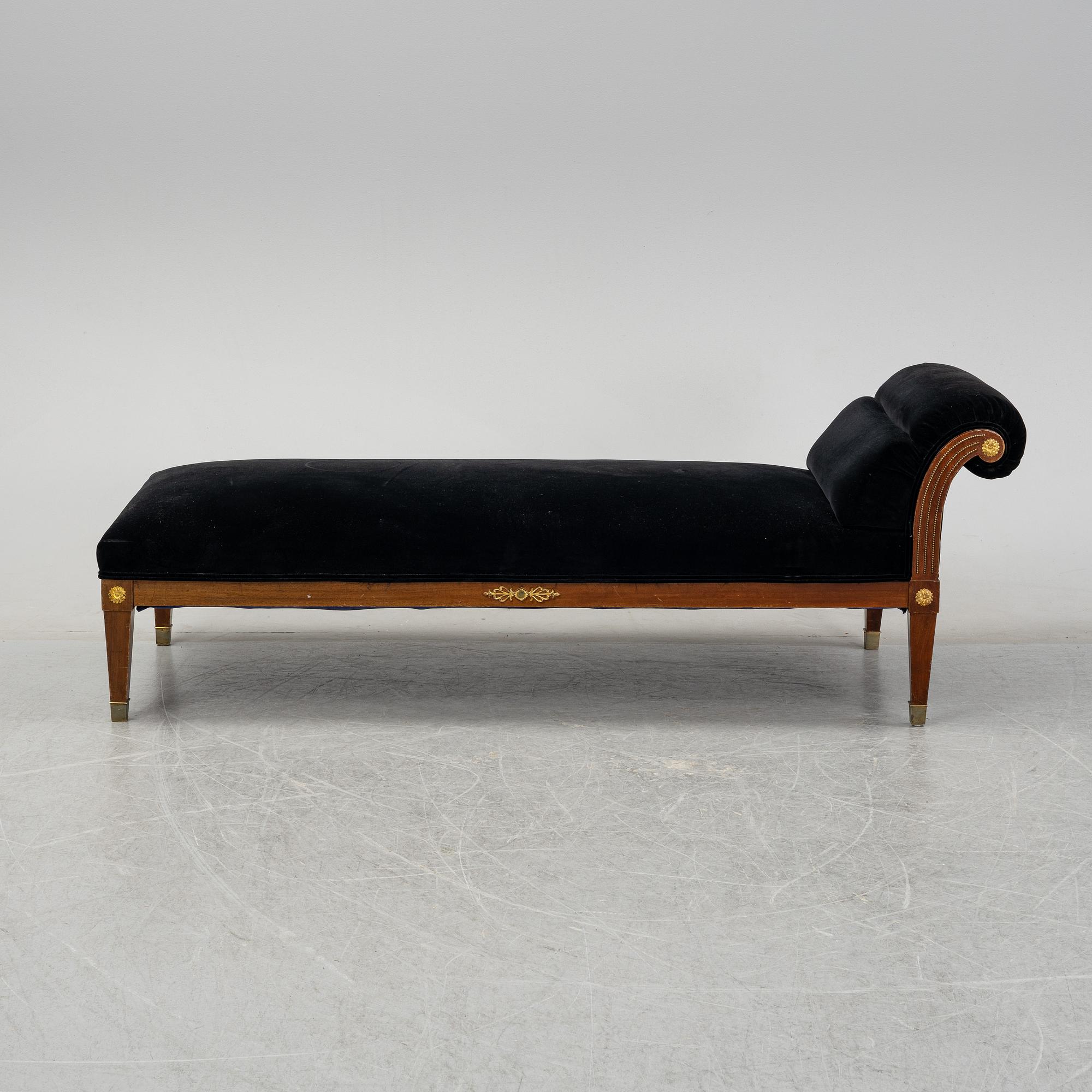 A late gustavian style daybed, early 20th century.