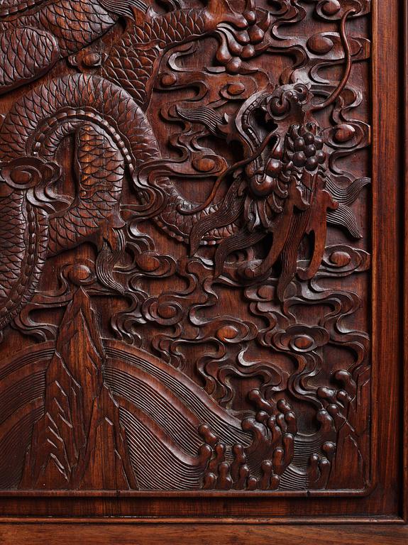 A large Imperial Hongmu compound cabinet, Qingdynasty, 19th century.