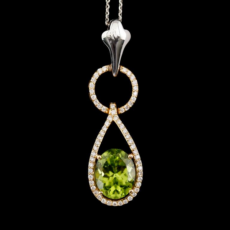 COLLIER, 18 k guld och vitguld, peridoter 3.07 ct, briljantslipade diamanter totalt 0.32 ct. Total vikt ca 5 g.