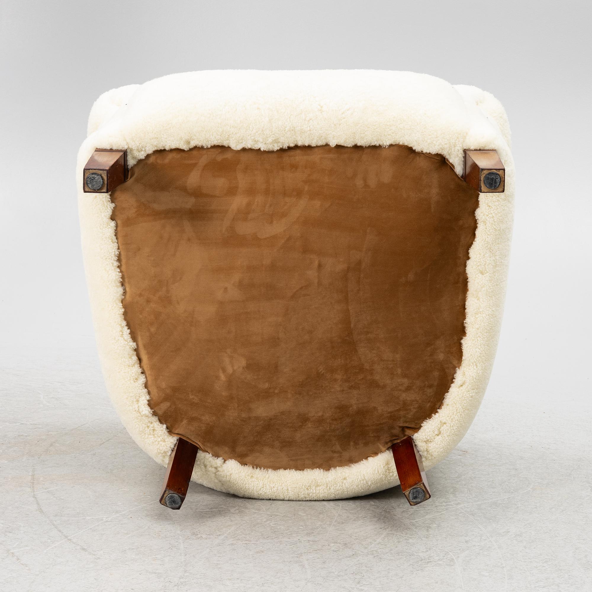 Armchair, first half of the 20th century.