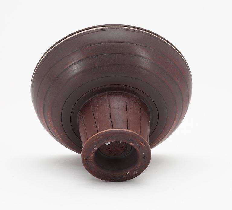 A Wilhelm Kåge 'Farsta' stoneware footed bowl, Gustavsberg studio 1960.
