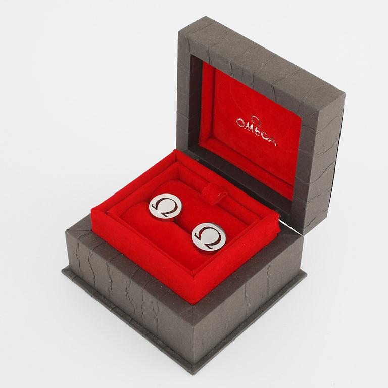 OMEGA, ett par manschettknappar.