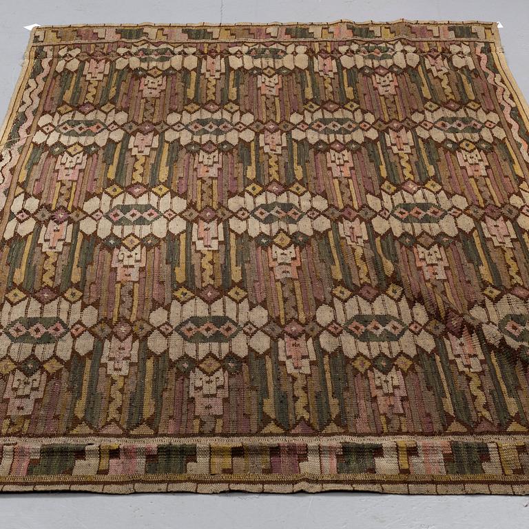 MÄRTA MÅÅS-FJETTERSTRÖM, A DRAPE, "Skära Tulpaner", rölakan, ca 258 x 156 cm, signerat MMF.