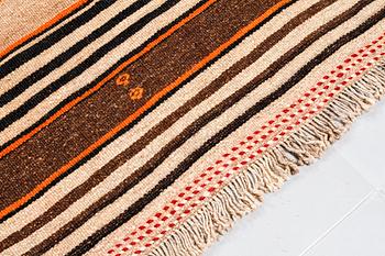 A KILIM VERAMIN, 320 x 173 cm.