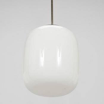 Paavo Tynell, a mid-20th century '1602/1685' pendant light for Idman.