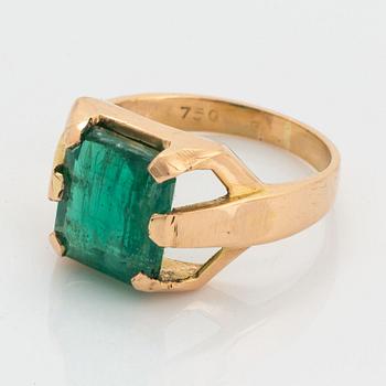 Emerald-cut emerald.