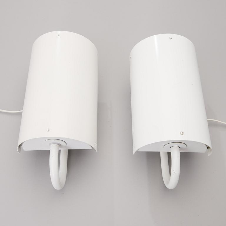 A pair of wall lights of model BS 912. Artek. Designed in 1976.