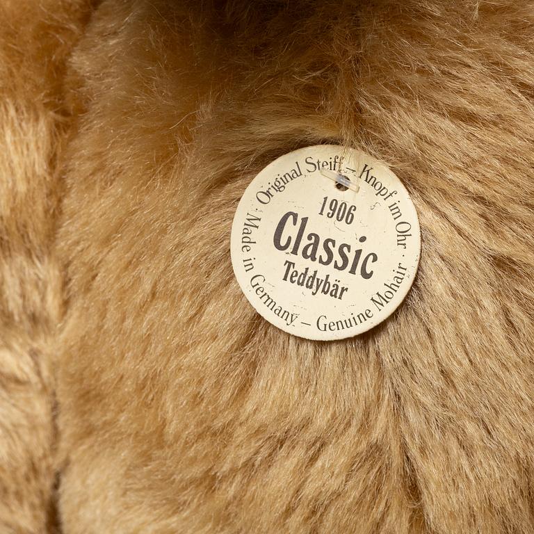 Steiff, Bear, "1906 replica Teddy bear", Germany.