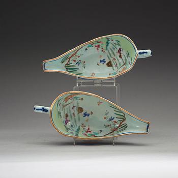 A pair of famille rose sauce boats, Qing dynasty, Qianlong (1736-95).