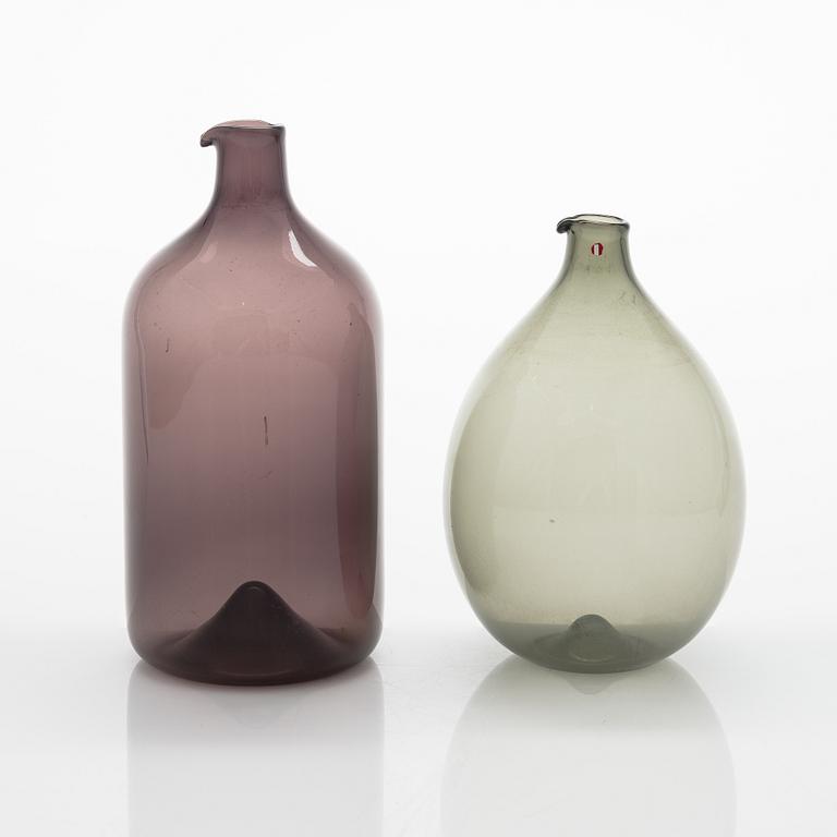 Timo Sarpaneva, a "Bird bottel" and a bottle "i 400". ISigned Timo Sarpaneva Iittala.