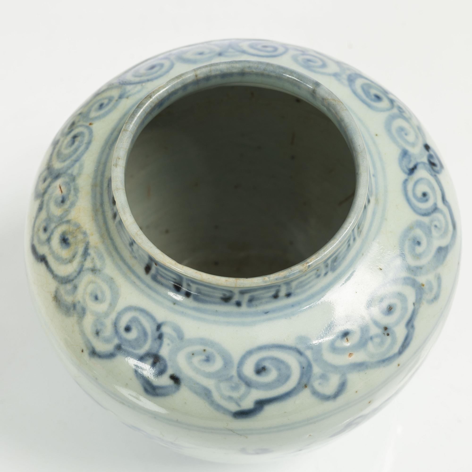 A Chinese blue and white porcelain jar, Ming dynasty (1368-1644).