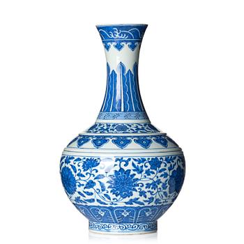 968. A blue and white Ming-style bottle vase, Qing dynasty, Guangxu mark and of the period (1871-1908).