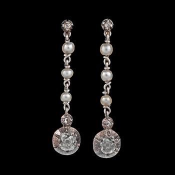1229. A pair of antique cut diamonds, tot. app. 0.80 cts, and pearl earrings.