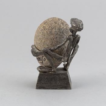 Henry Gustafsson, "Lyftet",  tenn och sten, Vimmerby, signerad, 1986.