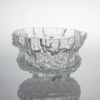 A "Miracus 3433" bowl, designed by Tapio Wirkkala for Iittala, in production 1970-1977.