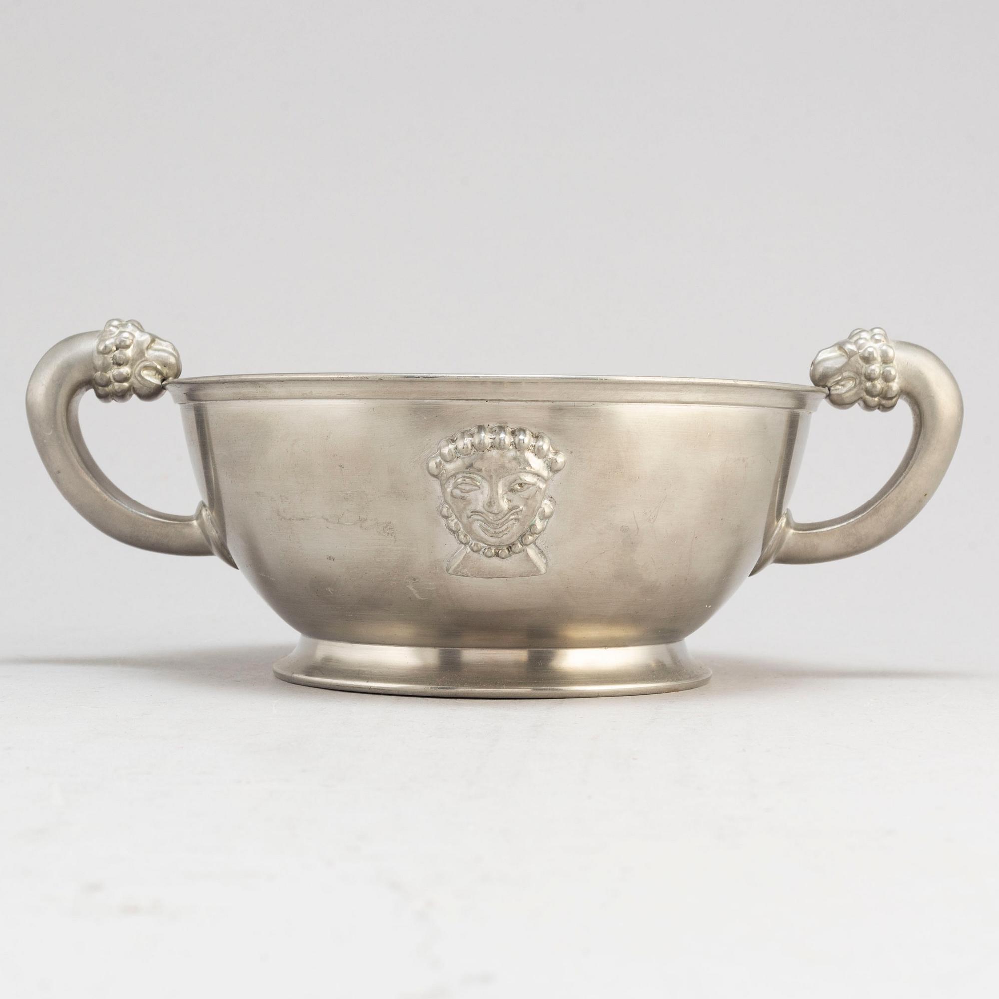 Anna Petrus, skål med hänklar, tenn, Firma Svenskt Tenn, Stockholm 1931.