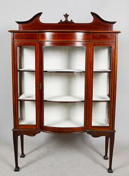 VITRINSKÅP, England, 1900-tal.