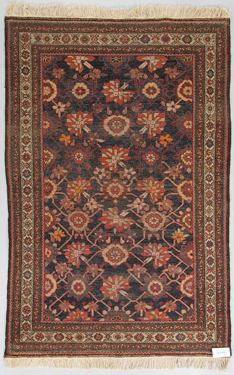A Hamadan rug of 'Mina Khani design'. Circa 197 x 131 cm.