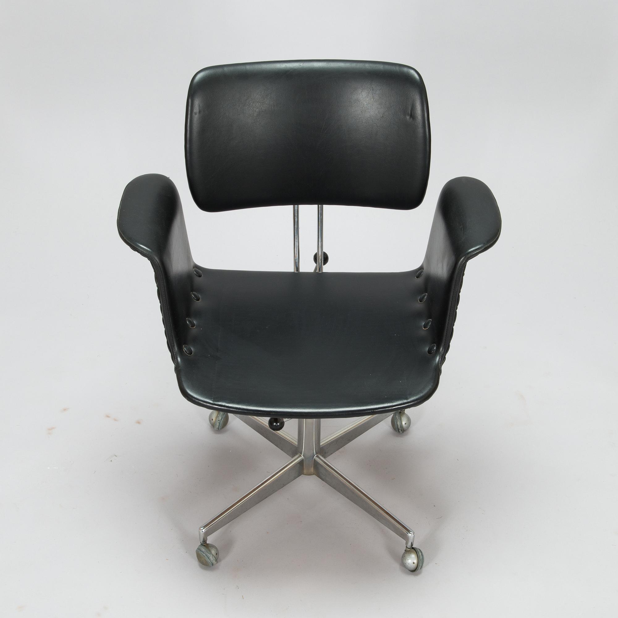 Desk chair, model 2114 Asko. In production 1962-1975.