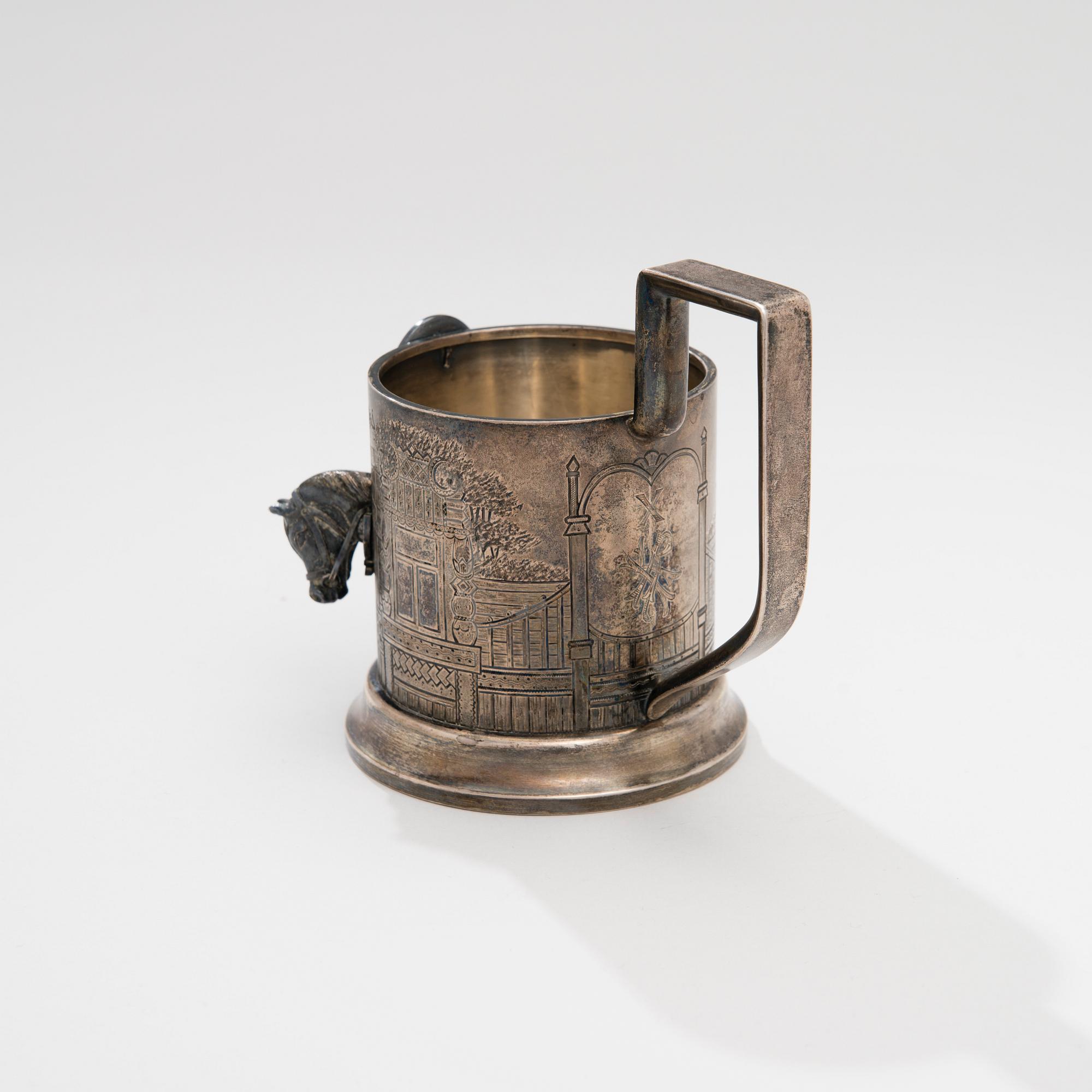 TEGLASHÅLLARE, silver och emalj, St.Petersburg 1895, Timothy Hesketh.