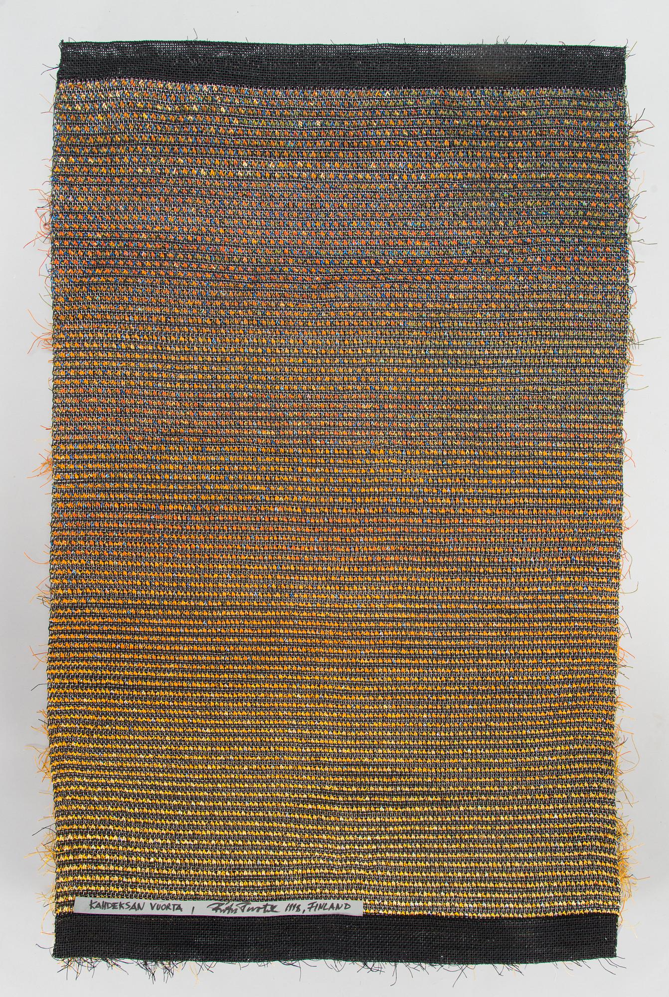 Ritva Puotila,  konsttextil, signerad Ritva Puotila 1998, Woodnotes.