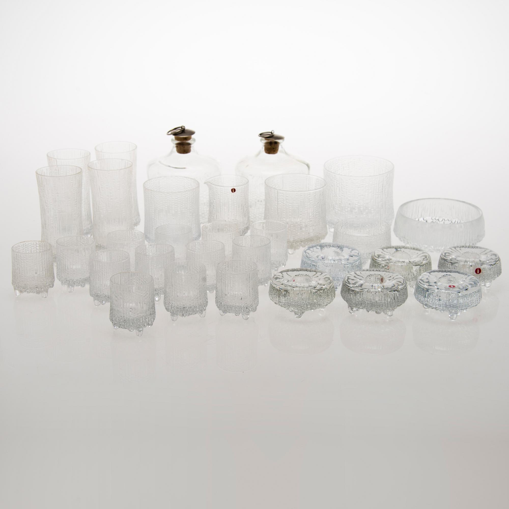 TAPIO WIRKKALA, Delar till glasservis, 31 st, 'Ultima Thule', Iittala, 1900-talets senare hälft.