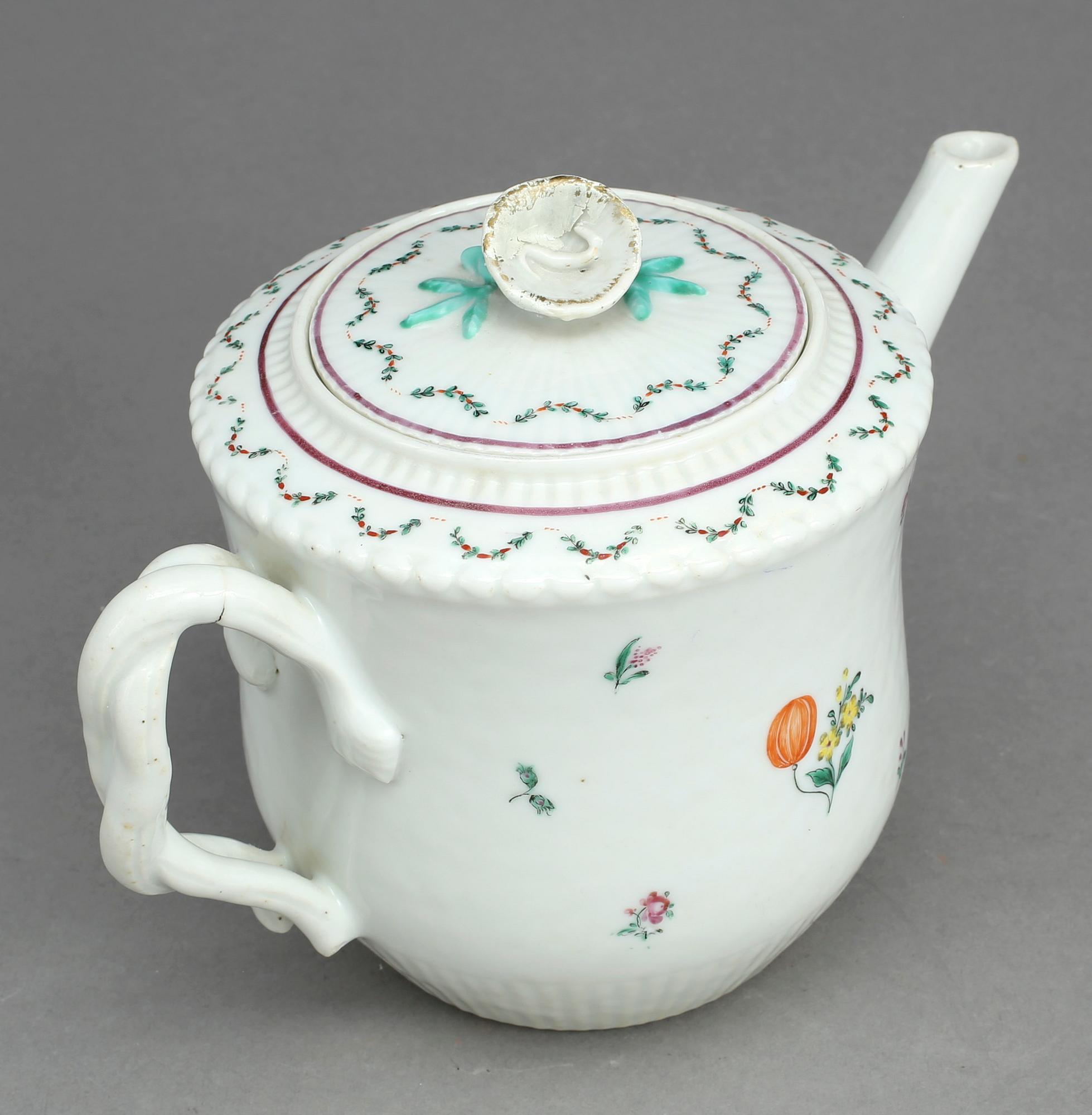 TEKANNA, porslin, Kina, Qingdynastin, omkring år 1800.