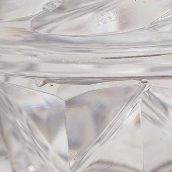 Maljakko, kullattu messinki, hiottu lasi, 1800-luvun puoliväli.