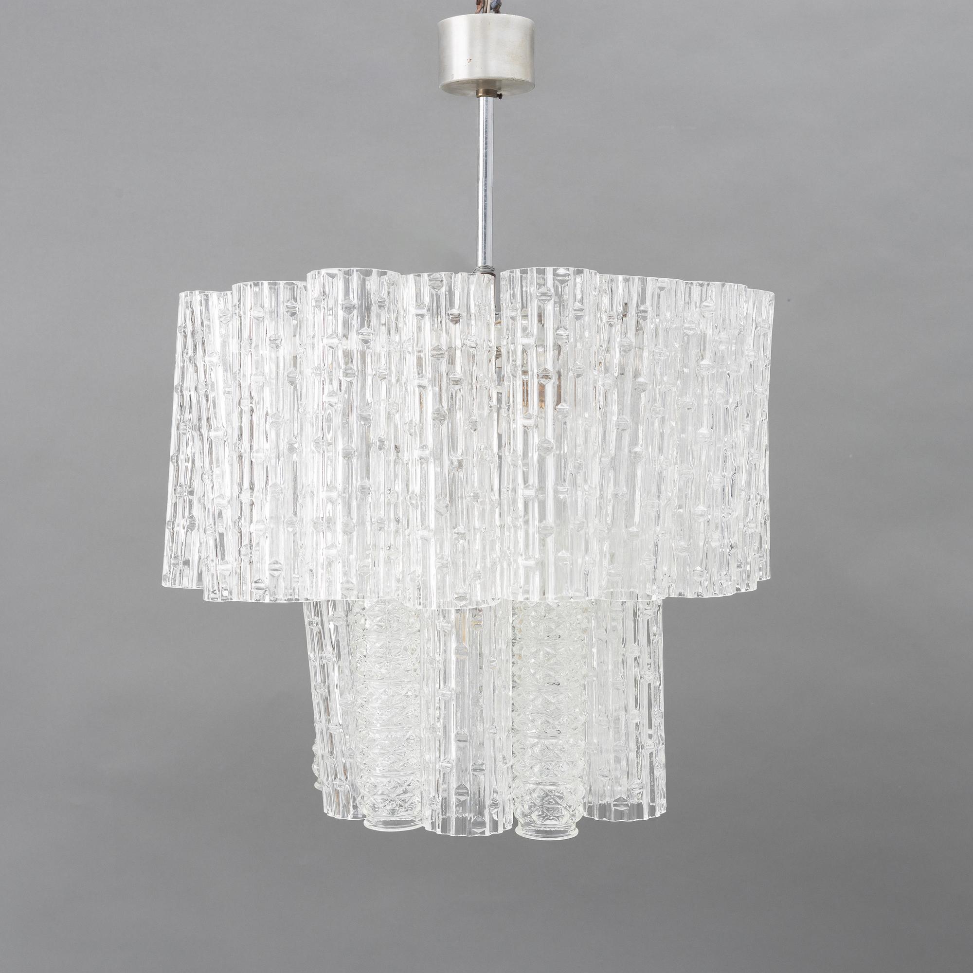 A chandelier, late 20th Century.