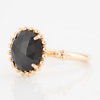 Ring 14K with black stone, possibly spinel, Pandora.